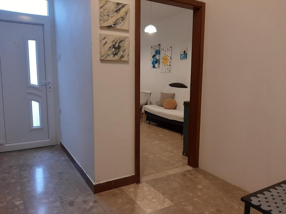 Family House Rebeka Appartement Ugljan Buitenkant foto