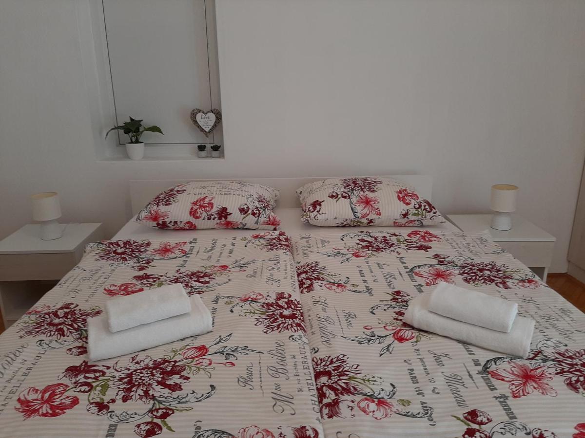 Family House Rebeka Appartement Ugljan Buitenkant foto